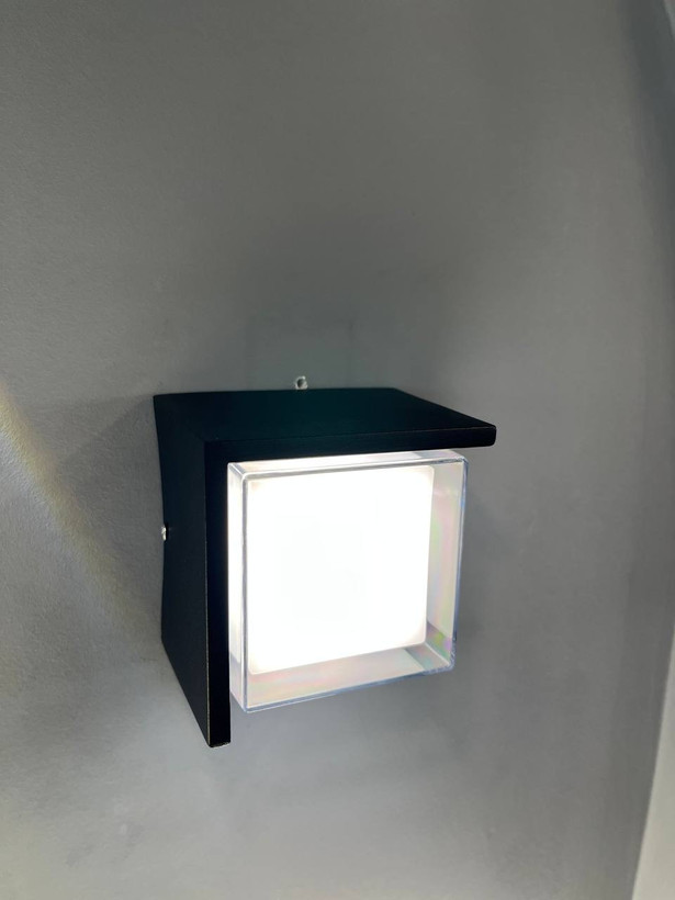 چراغ دیواری آرکو مربع سایز کوچیک